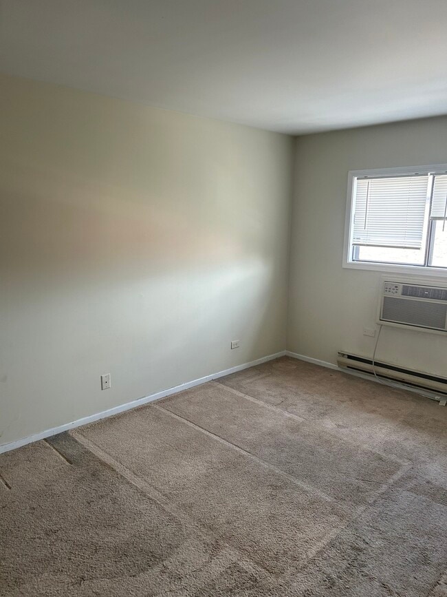 Photo - 330 Shorewood Dr