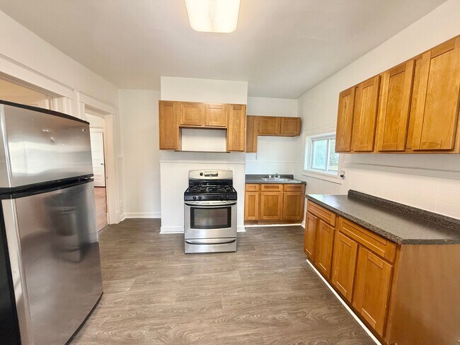 374 3rd Ave Unit 1R