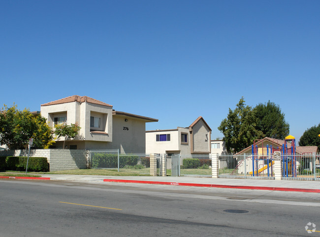 Corona Del Rey - Corona Del Rey Apartments