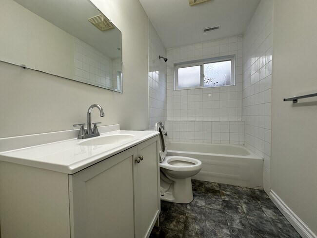 Photo - 46450 Armstrong Pl