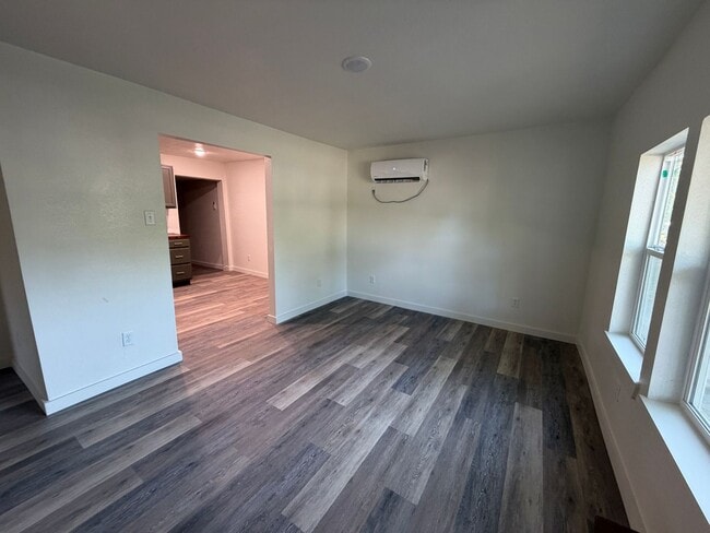 Photo - 410 W Lincoln Ave