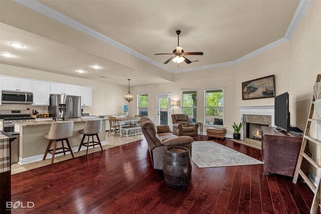 Photo - 216 Apalachee Way