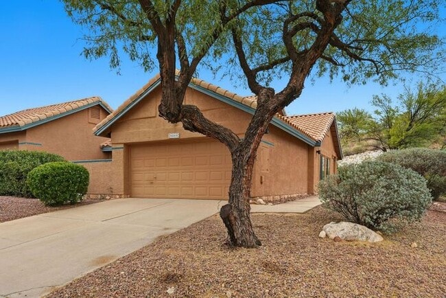 Building Photo - Bright & Peaceful Living in Oro Valley’s Gated Stoney Canyon
