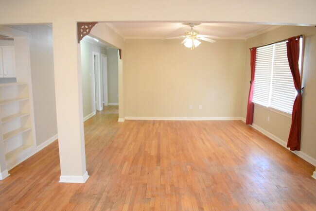 Photo - Super Cute 2 Bedroom Home in Tech Terrace!...