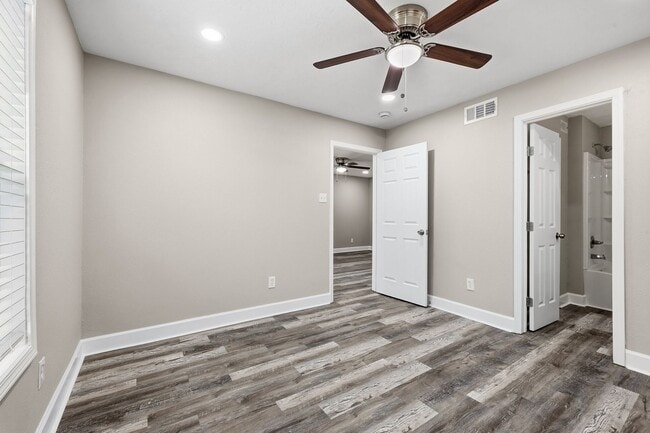 Building Photo - Newly remodeled Unit 709 Vass C
