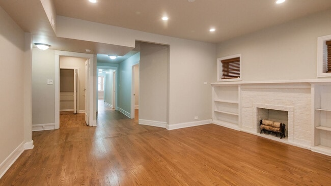 6455 N Wayne