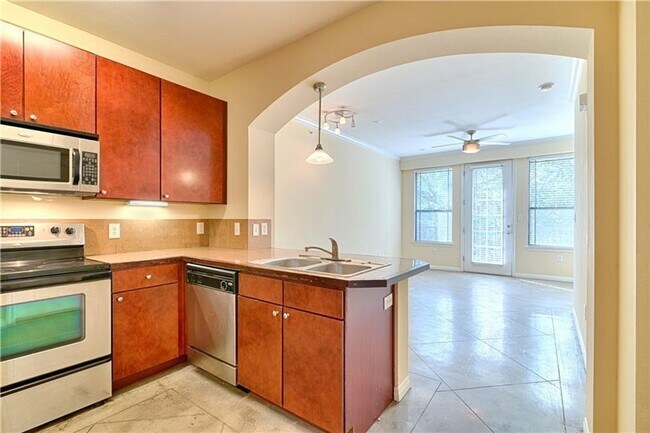 Photo - PRELEASE 8/15/2025 3 bed 2 bath Unit 506