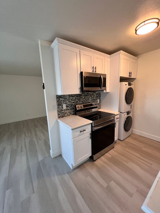 Photo - Village Green 92