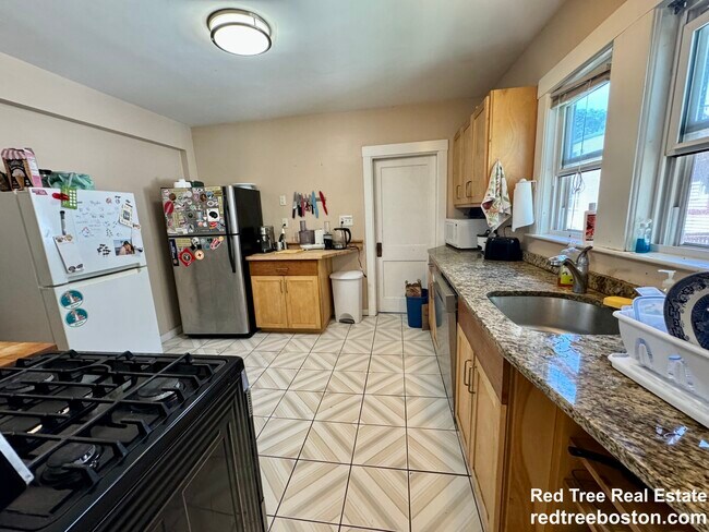 Photo - 39 Westford St Unit 2