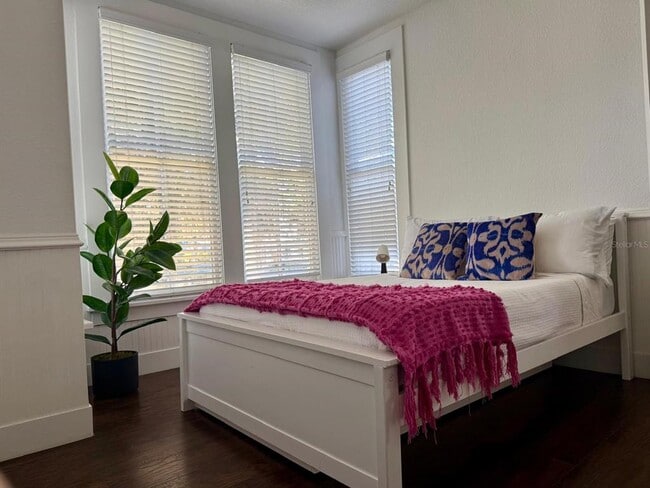 Photo - 910 SE 2nd St