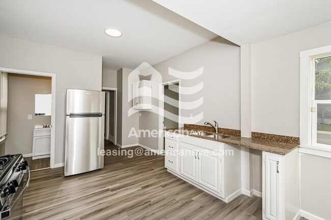Photo - 1838 N California Ave