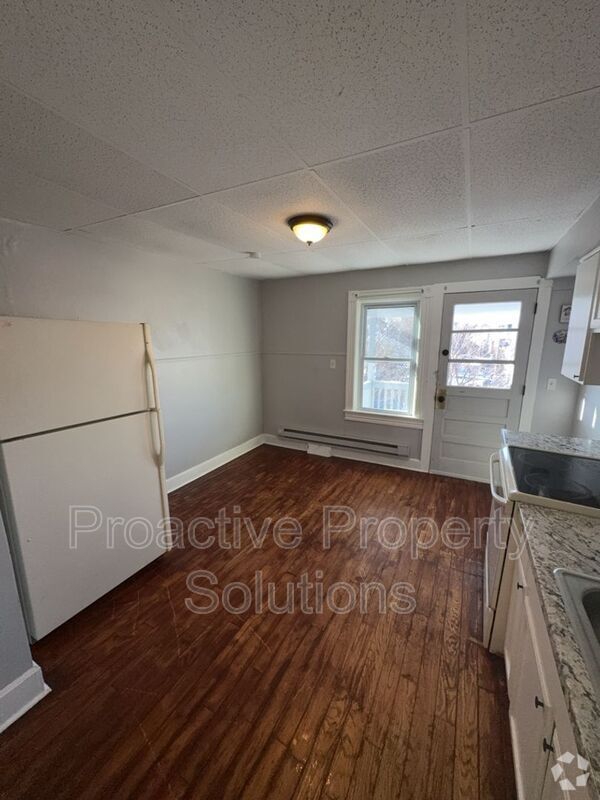 Building Photo - 746-748 River Street Unit 748  3 Rental