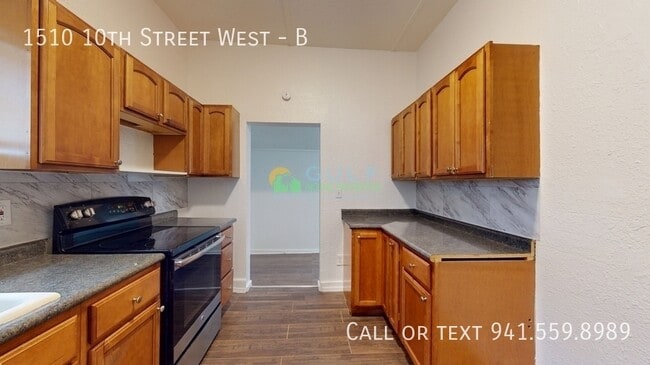 Photo - 1510 10th St W