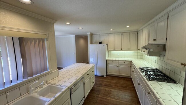 Photo - 507 Bluebird Pl