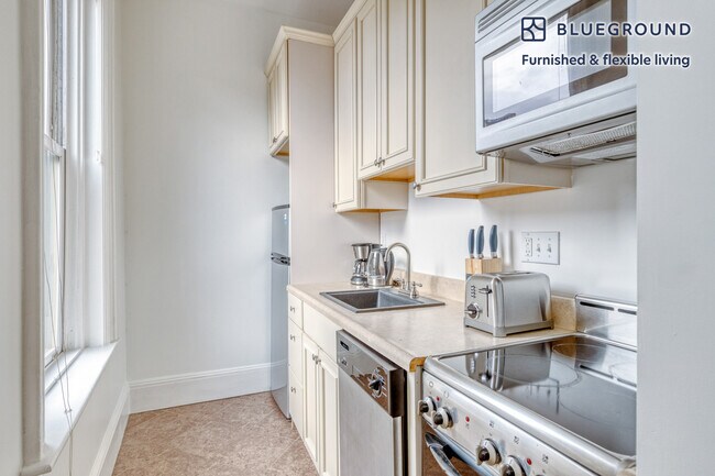 Photo - 11 Hereford St Unit FL4-ID560