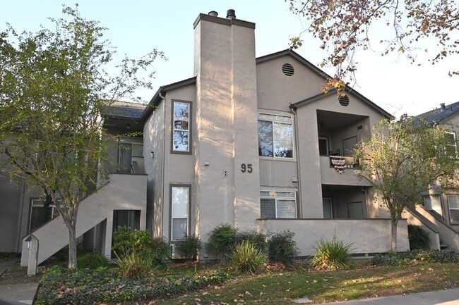 Building Photo - 95 Hobson St Unit #11A