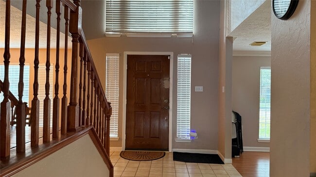 Photo - 10310 Hedge Way Dr