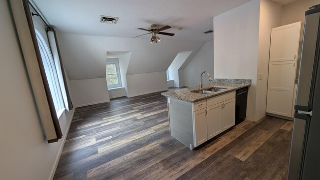 Building Photo - 56 McIntosh Ln