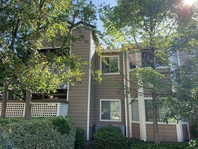 Building Photo - 935 Lake Tahoe Ct Unit Bldg 15 Rental