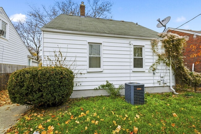 Photo - 1541 Washington Ave