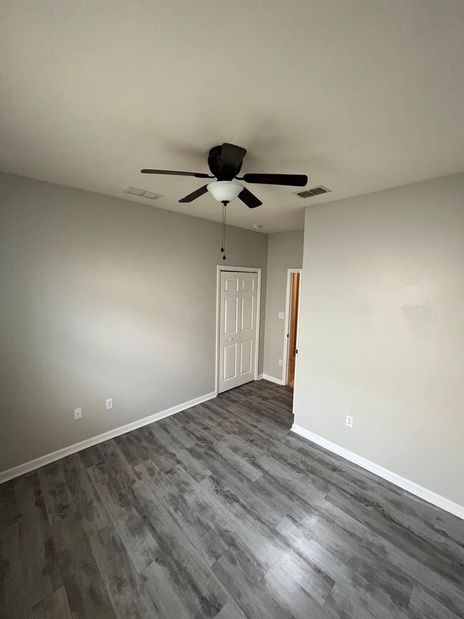 5600 Hampton Hill Cir