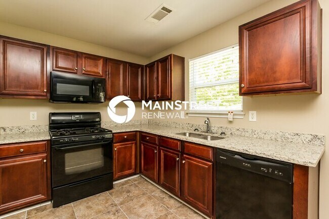 4 Bedroom Pet-Friendly Home in Atlanta, GA with Main Street Renewal