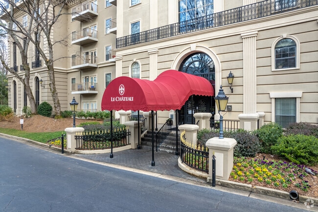 Entrance - Le Chateau