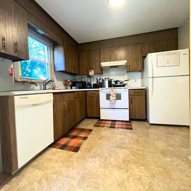 Photo - 537 Boswell Ave