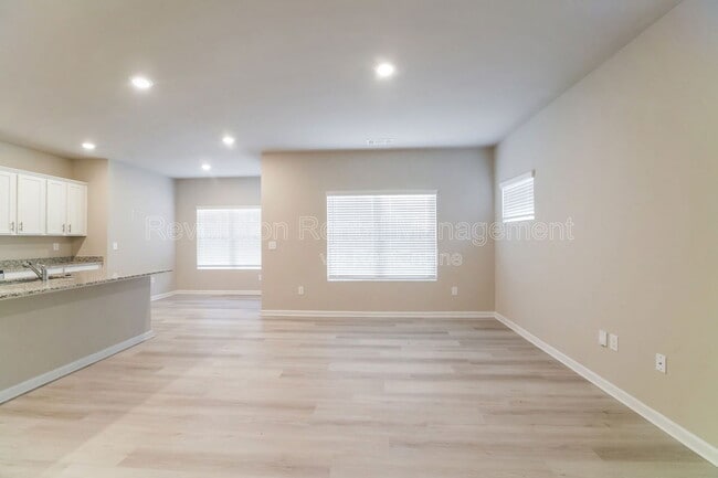 Photo - 501 Brady Dr