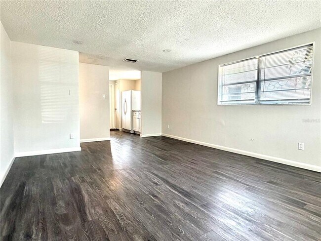 Photo - 5305 Oakwood Ct