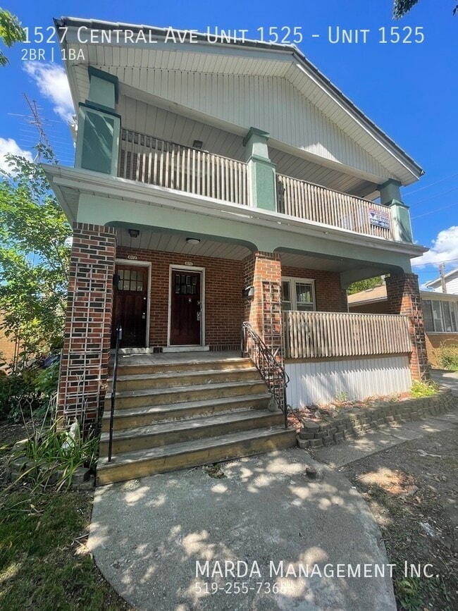 Photo - SPACIOUS 2BEDROOM/1BATH MAIN FLOOR UNIT + UTILITIES Unit 1525