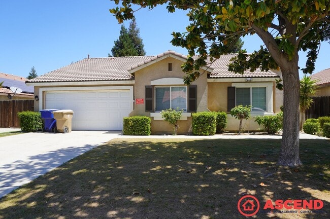 Building Photo - Beautiful 3BD/2BA Home in SW Bakersfield — Fireplace, Landscaping Included & Lovely Backyard!