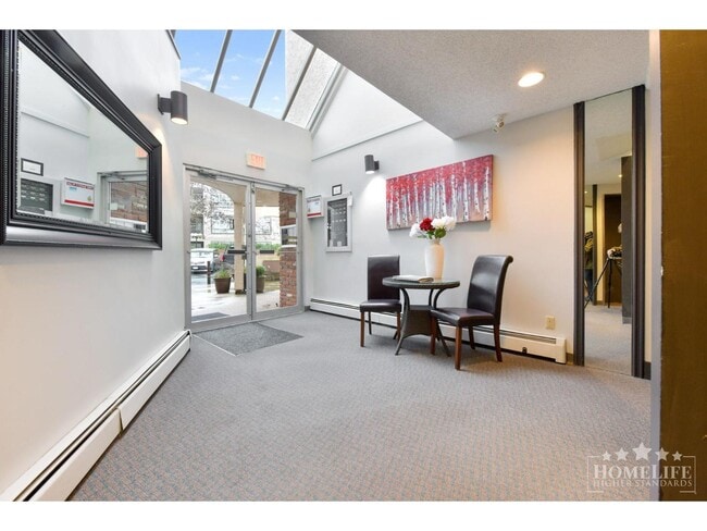 Photo - 1860 Southmere Crescent E Unité 107