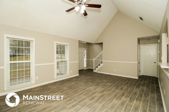Photo - 7729 St James Ct