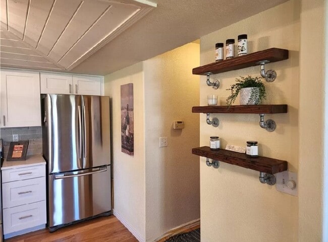 Photo - Beautiful home over the Hammersley Inlet