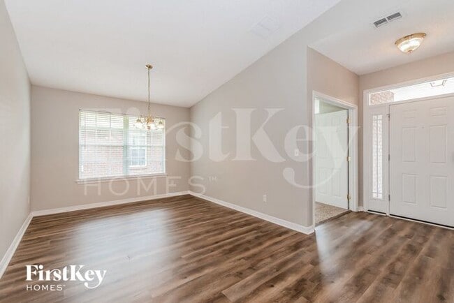 Photo - 7354 Ironside Dr W