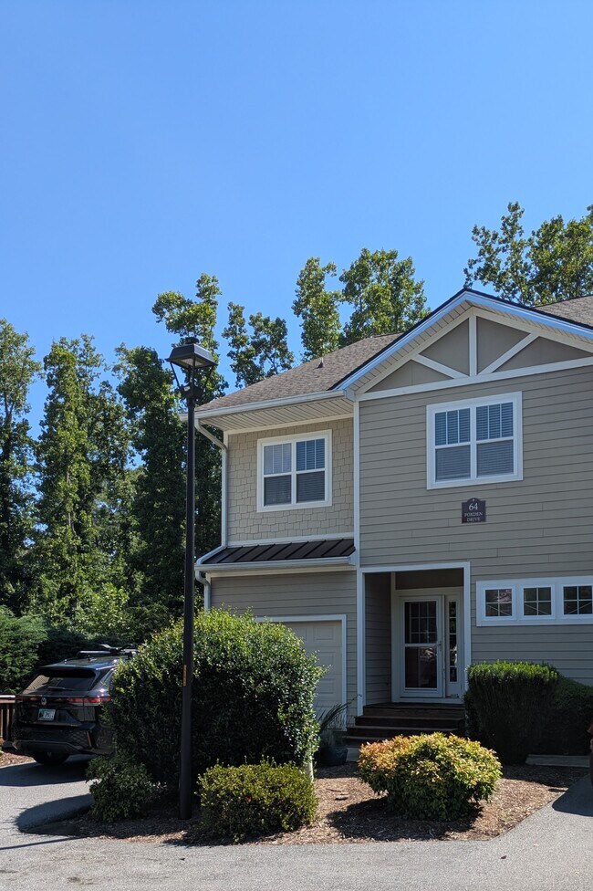 64 Foxden Dr Unit 201