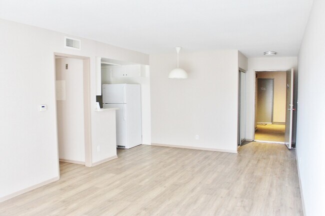 Lido Apartments - 3130 Bagley Ave