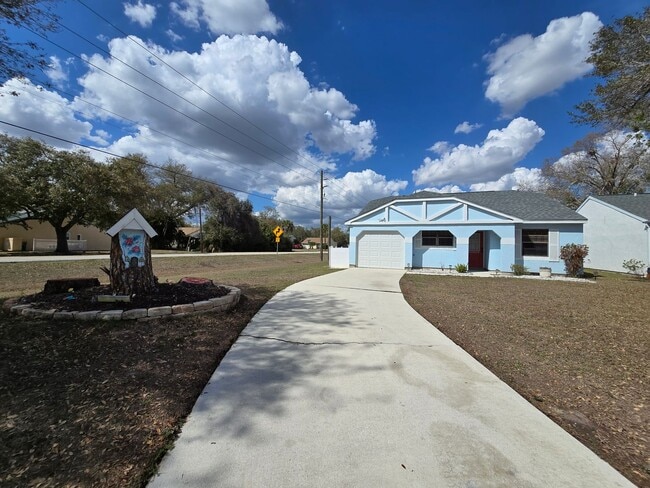 Photo - Charming 2 Bed / 1 Bath Annual Rental in Port Charlotte