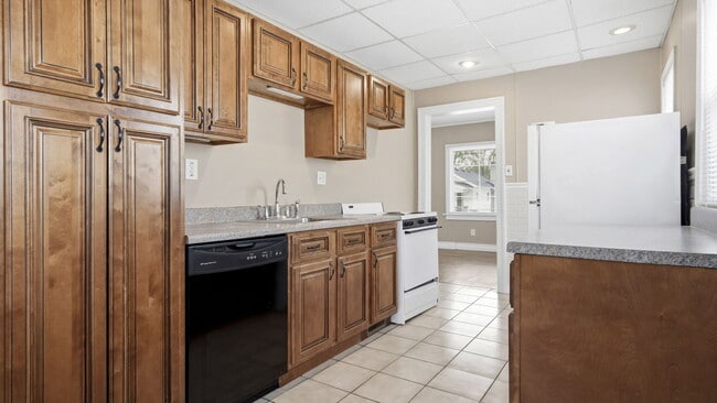 Photo - 1511 E Harry Ave