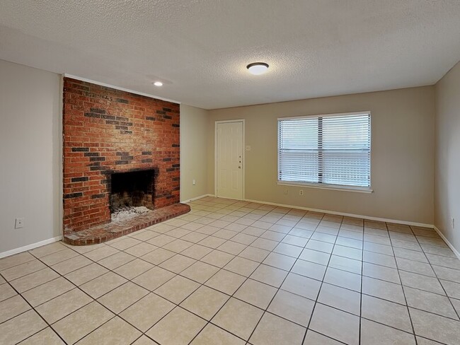 Photo - 934 Southmoor Dr