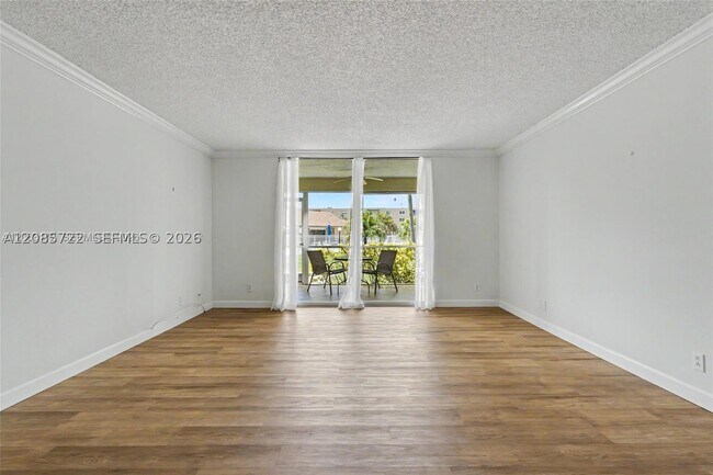 Photo - 414 SE 10th St Unit 103