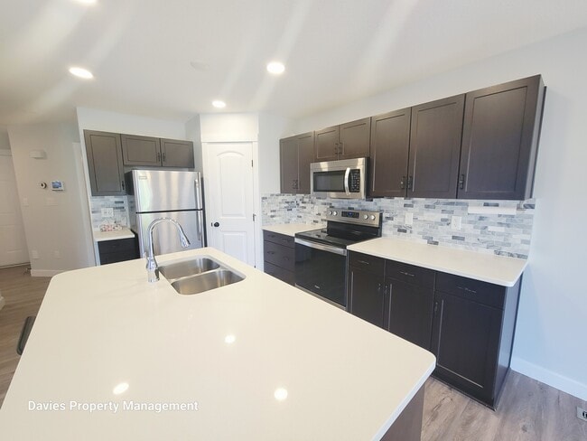 Photo - 17348-17348 8 Ave SW