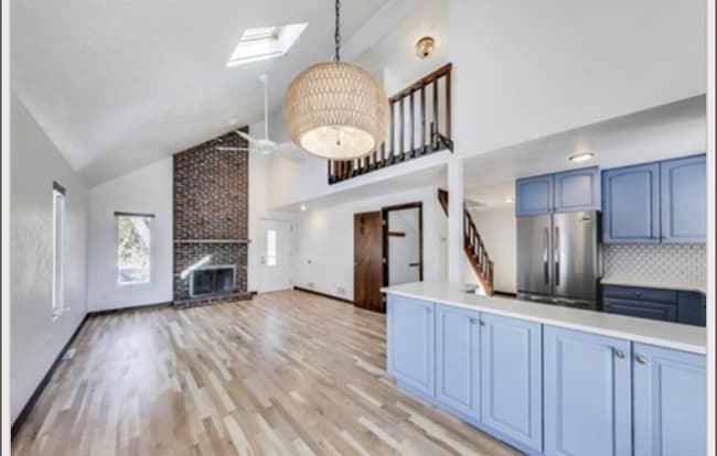 Photo - 100 Bridge St