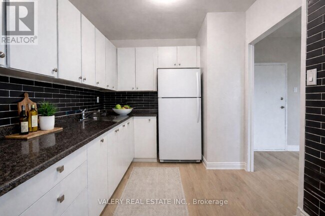 Photo - 1725 Lawrence Ave E Unit 605