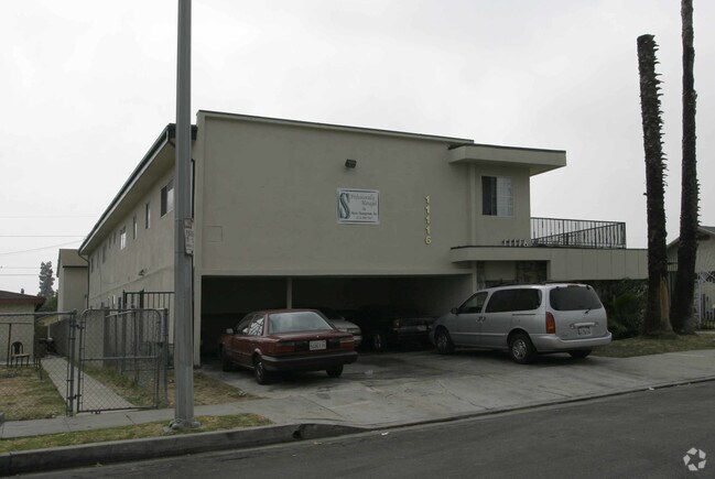 Photo - 11116 Berendo Avenue