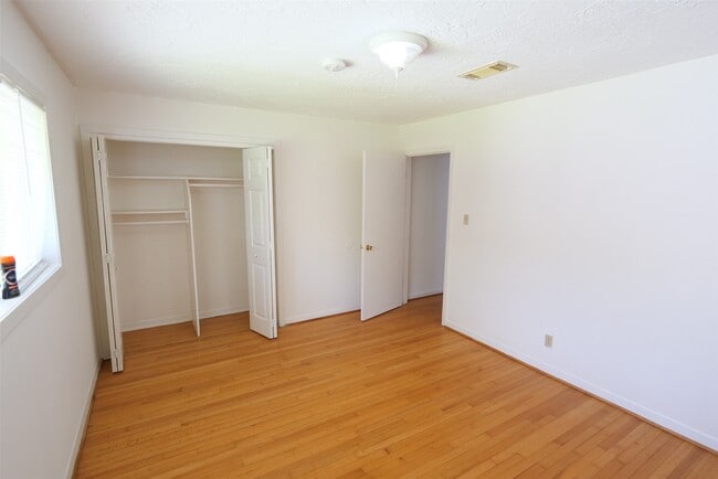 Photo - 5231 Beechnut St