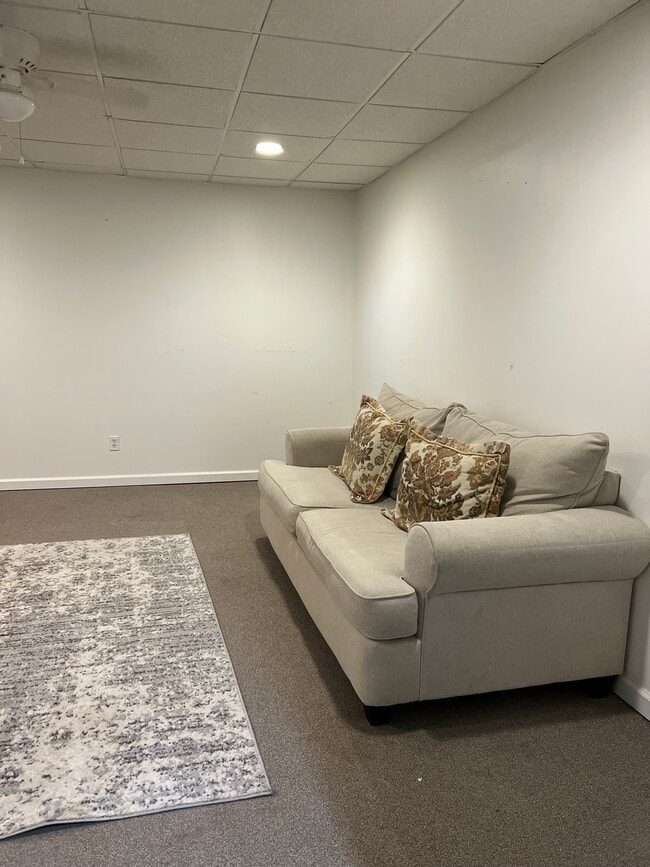 Photo - 235 Northcrest Dr Unit Basement apartment