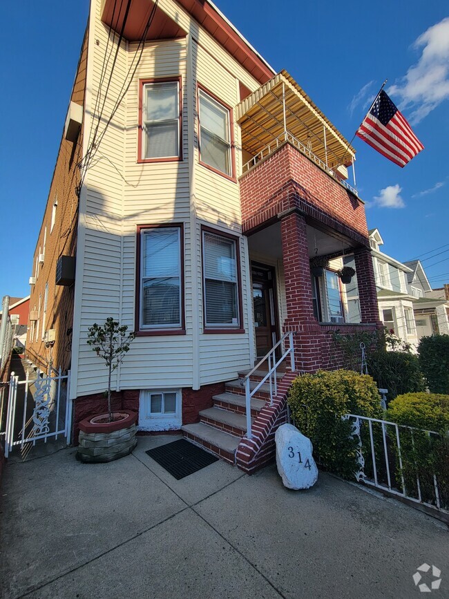 Building Photo - 312 72nd St Unit 1 Rental