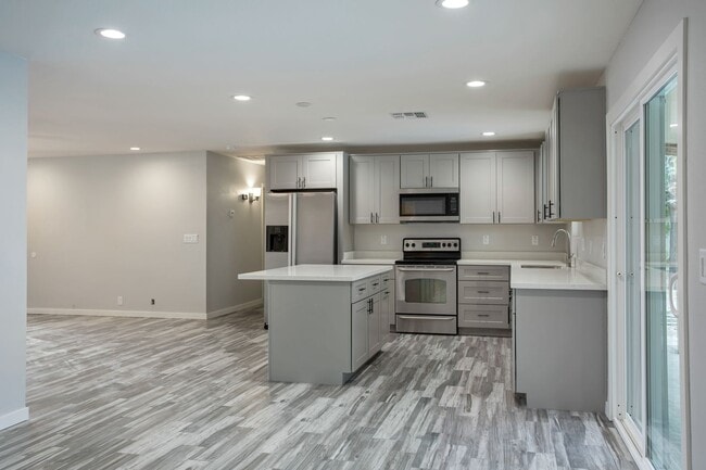 Photo - Modern Home with Pool in the Best ASU neighborhood